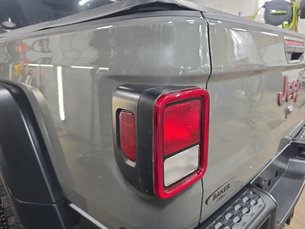 Used 2023 Jeep Gladiator Rubicon w/ Trailer Tow Package AWD/4WD image 33