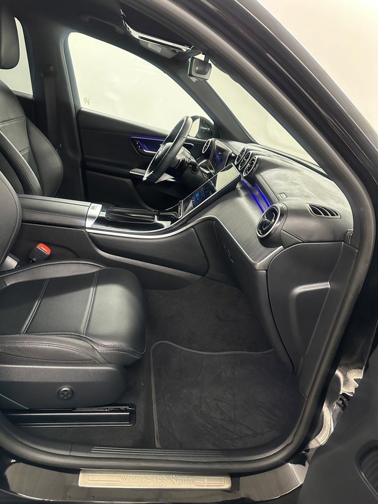 Used 2025 Mercedes-Benz GLC 350e 4MATIC image 33