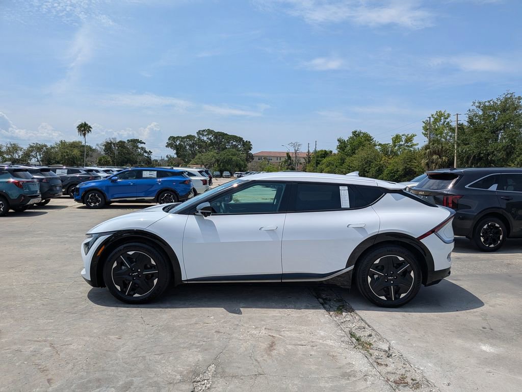 Certified 2025 Kia EV6 Wind RWD image 5