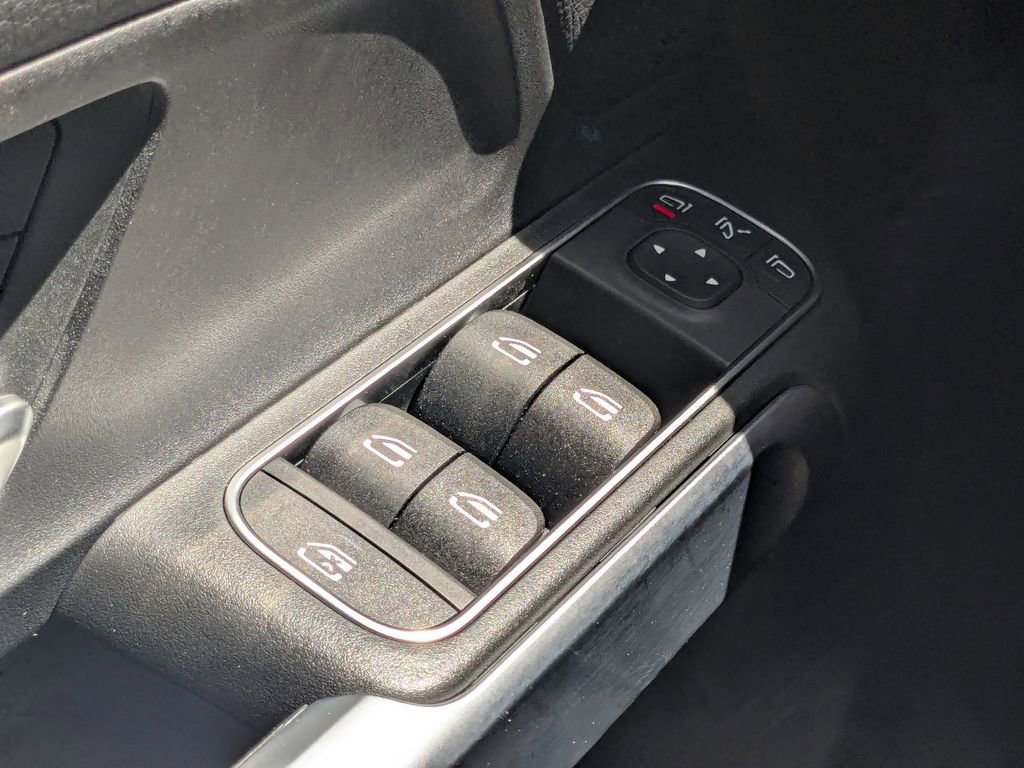 Certified 2025 Mercedes-Benz GLB 250 image 81