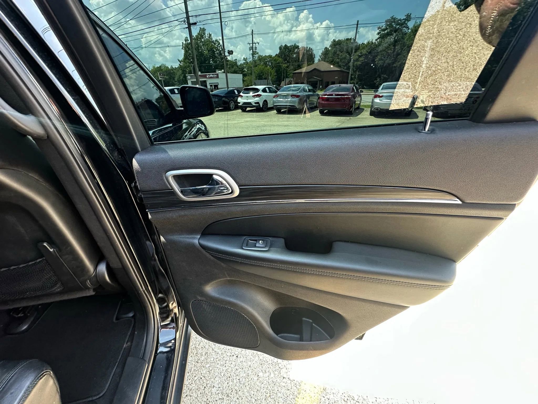 Used 2019 Jeep Grand Cherokee Limited w/ Luxury Group II image 28