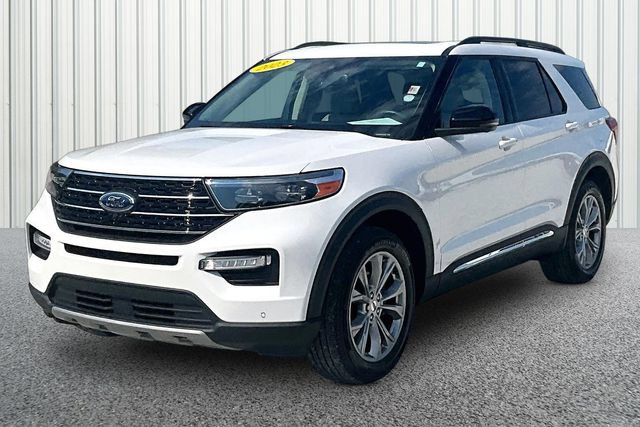 Used 2023 Ford Explorer XLT w/ Equipment Group 202A AWD/4WD image 2