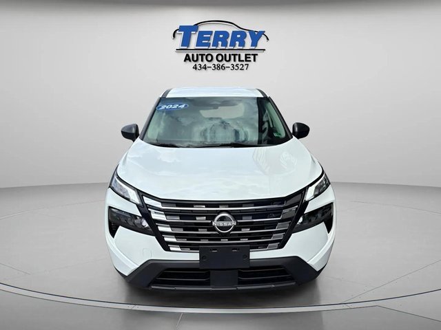 Used 2024 Nissan Rogue S image 3