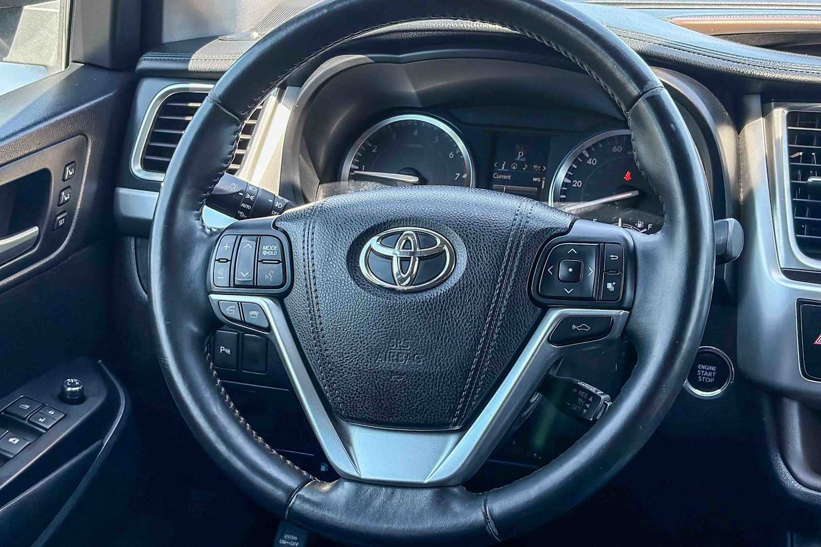 Used 2015 Toyota Highlander Limited Platinum AWD/4WD image 14