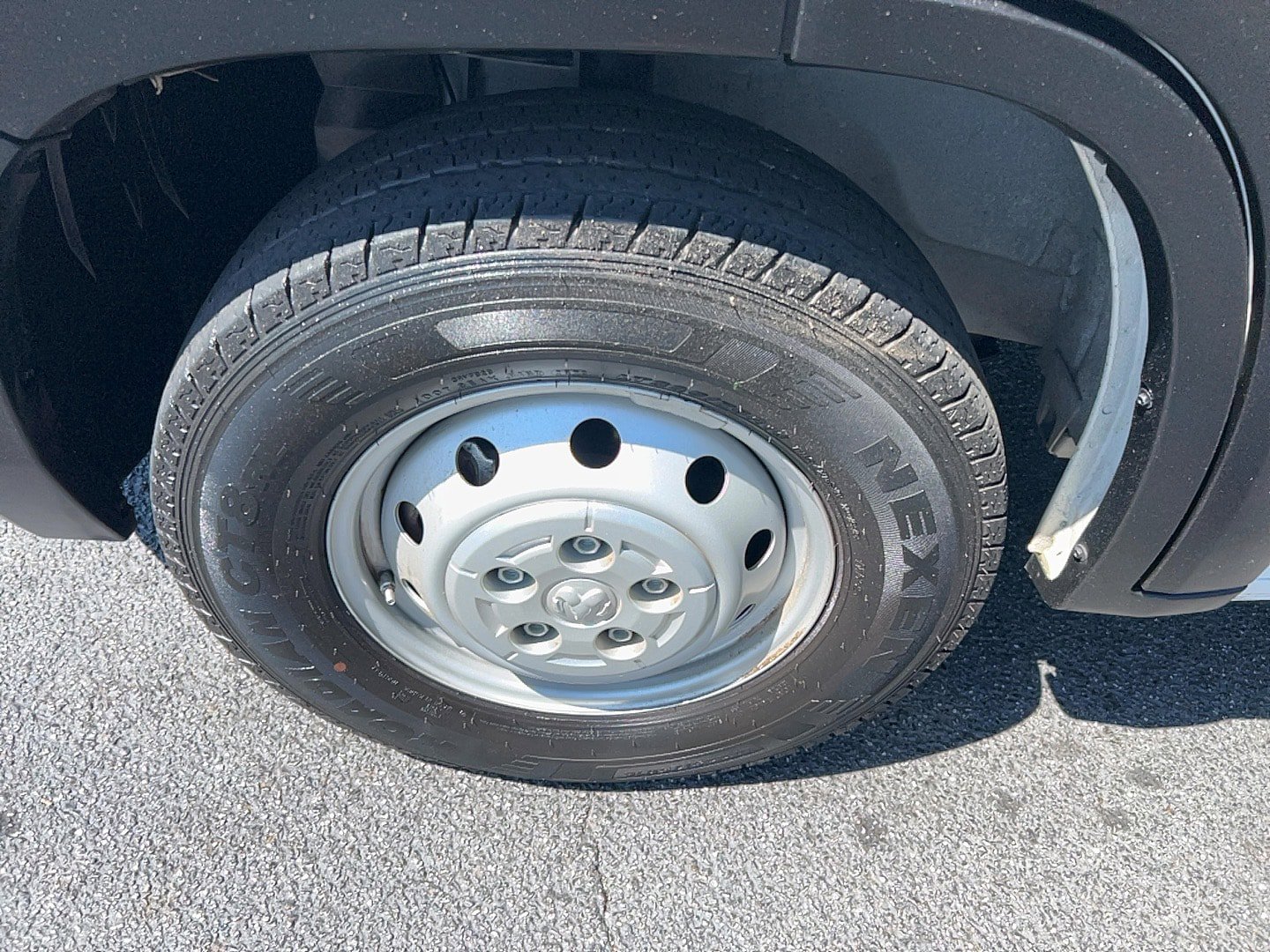 Used 2023 RAM ProMaster 2500 FWD image 9