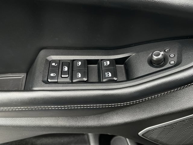 Used 2022 Jeep Grand Cherokee Altitude AWD/4WD image 23