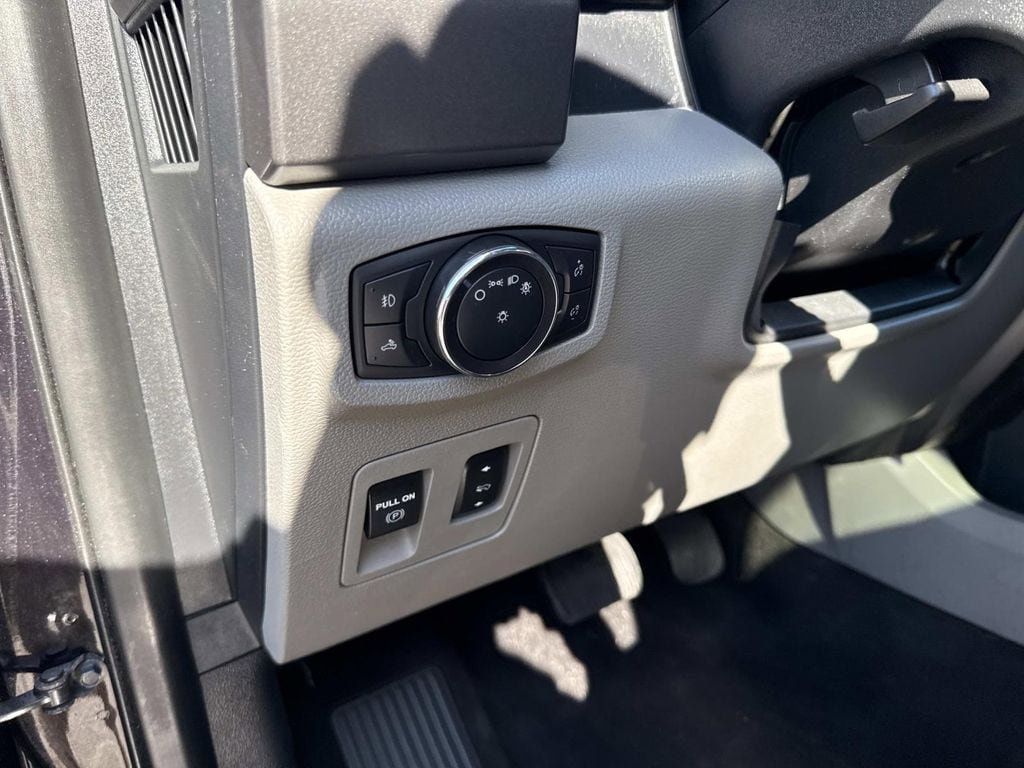 Used 2020 Ford F150 XLT w/ Equipment Group 302A Luxury AWD/4WD image 21