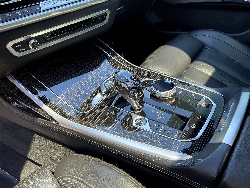Used 2022 BMW X7 M50i w/ Dynamic Handling Package AWD/4WD image 18