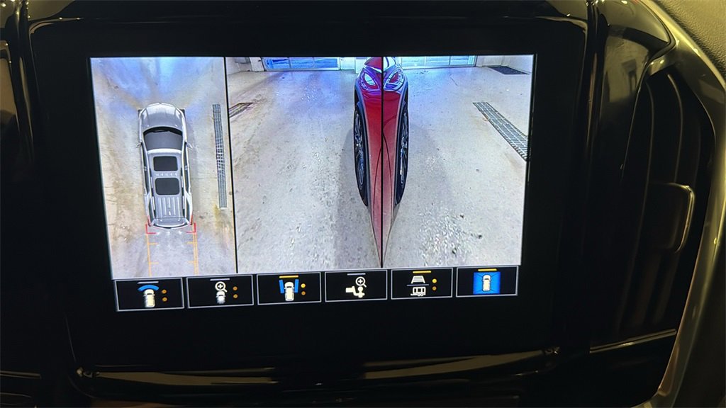 Used 2023 Chevrolet Traverse RS image 42