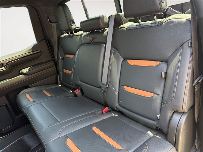 Used 2024 GMC Sierra 1500 AT4 w/ Technology Package AWD/4WD image 16