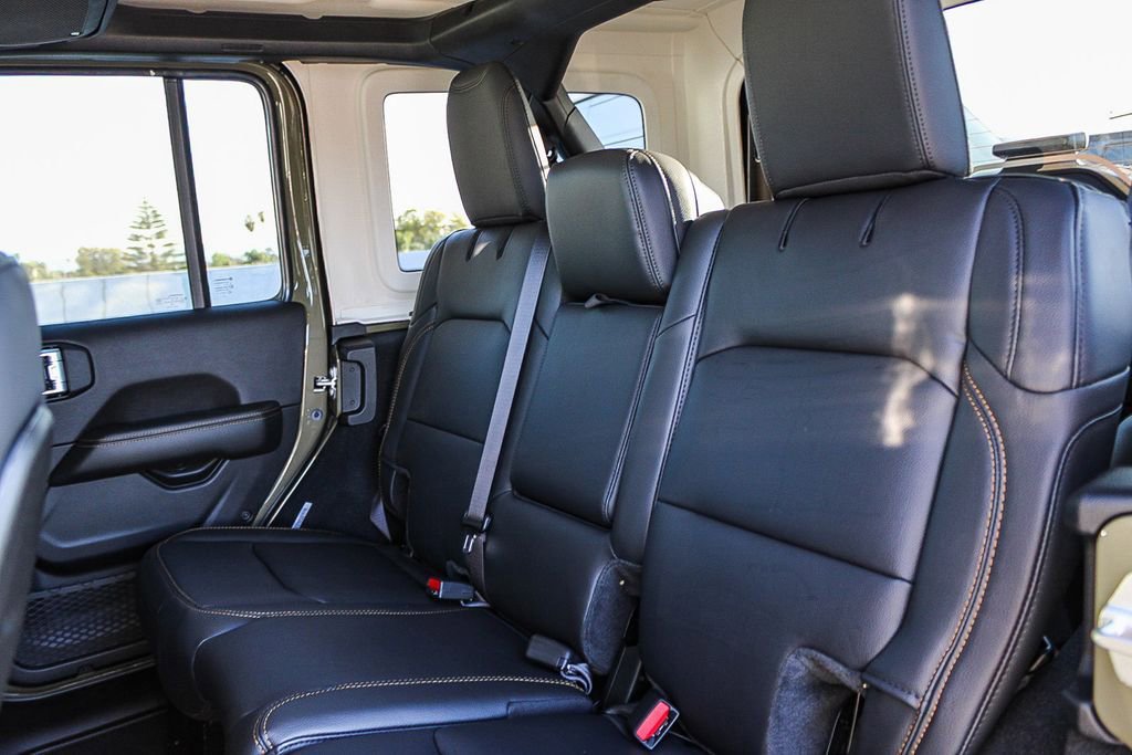 New 2026 Jeep Wrangler Unlimited Sahara AWD/4WD image 20