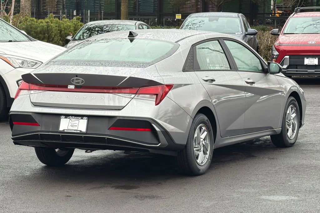 New 2026 Hyundai Elantra SE image 5