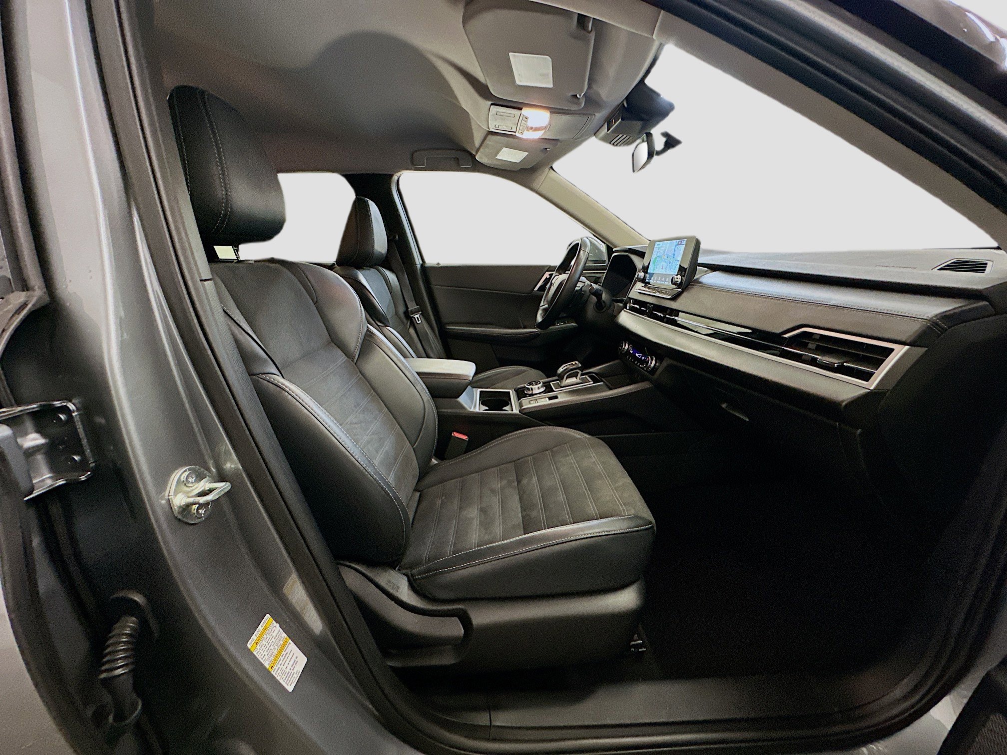 Used 2024 Mitsubishi Outlander SE image 33