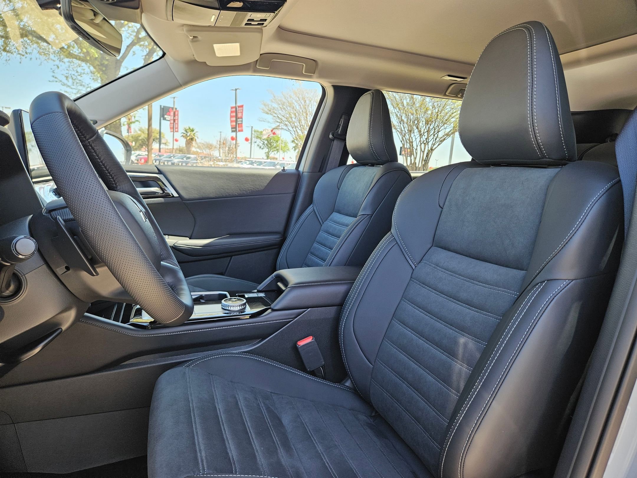 New 2026 Mitsubishi Outlander FWD image 12