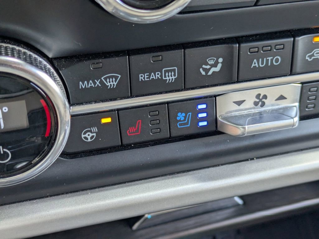 Used 2022 Ford Expedition Limited image 24