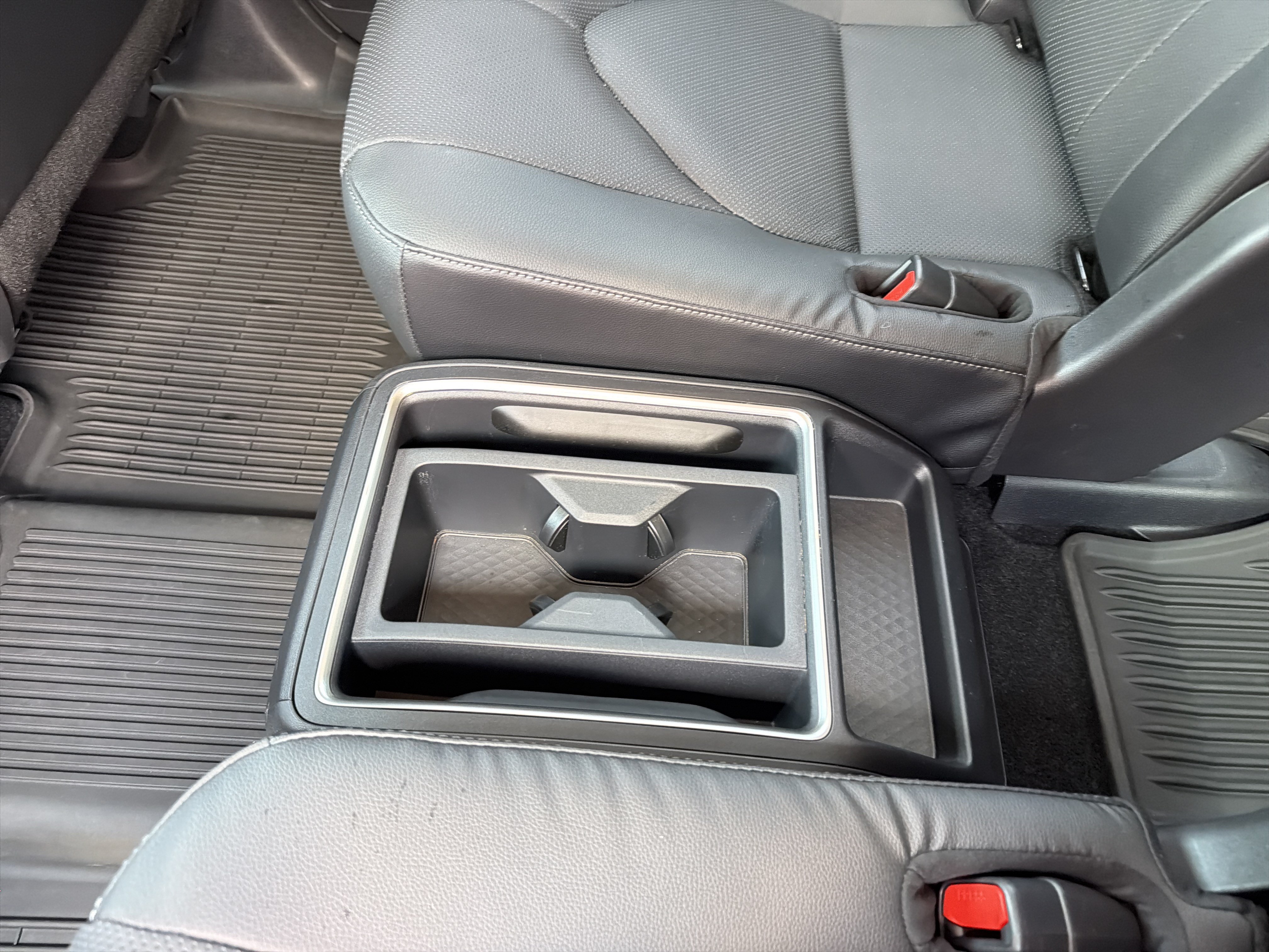 Used 2024 Toyota Grand Highlander AWD Hybrid image 93