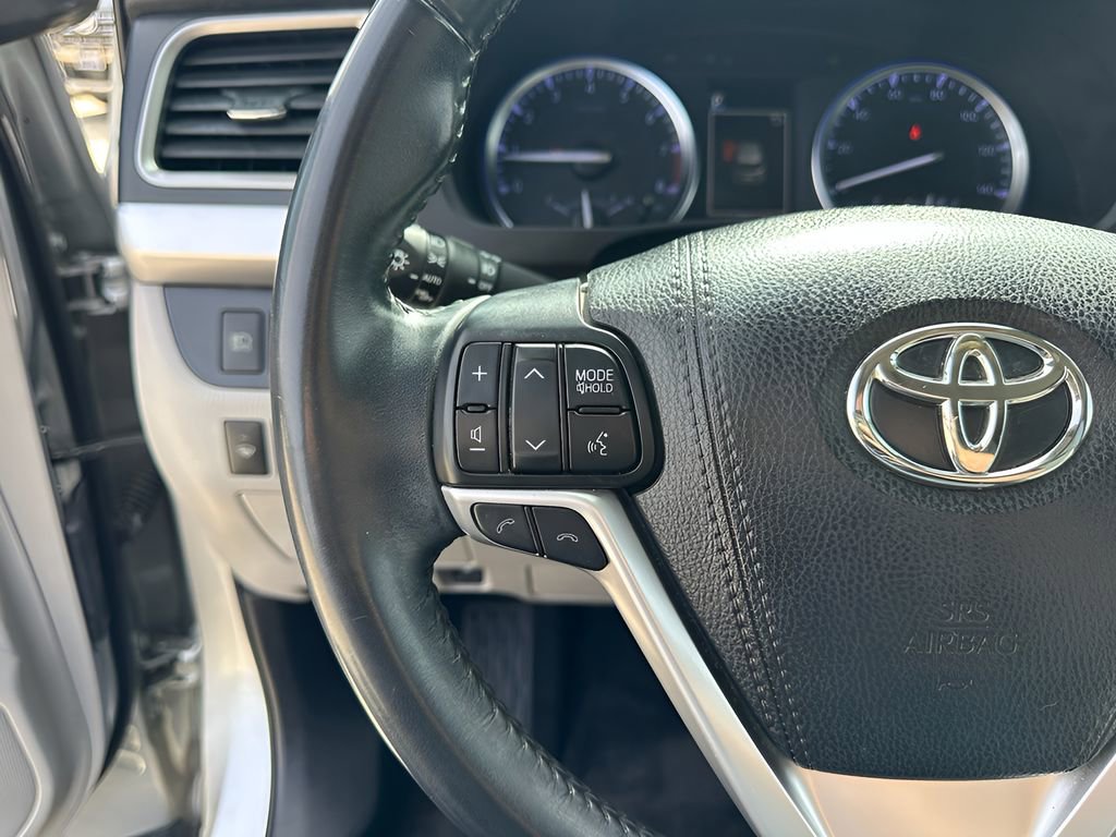Used 2018 Toyota Highlander XLE image 15