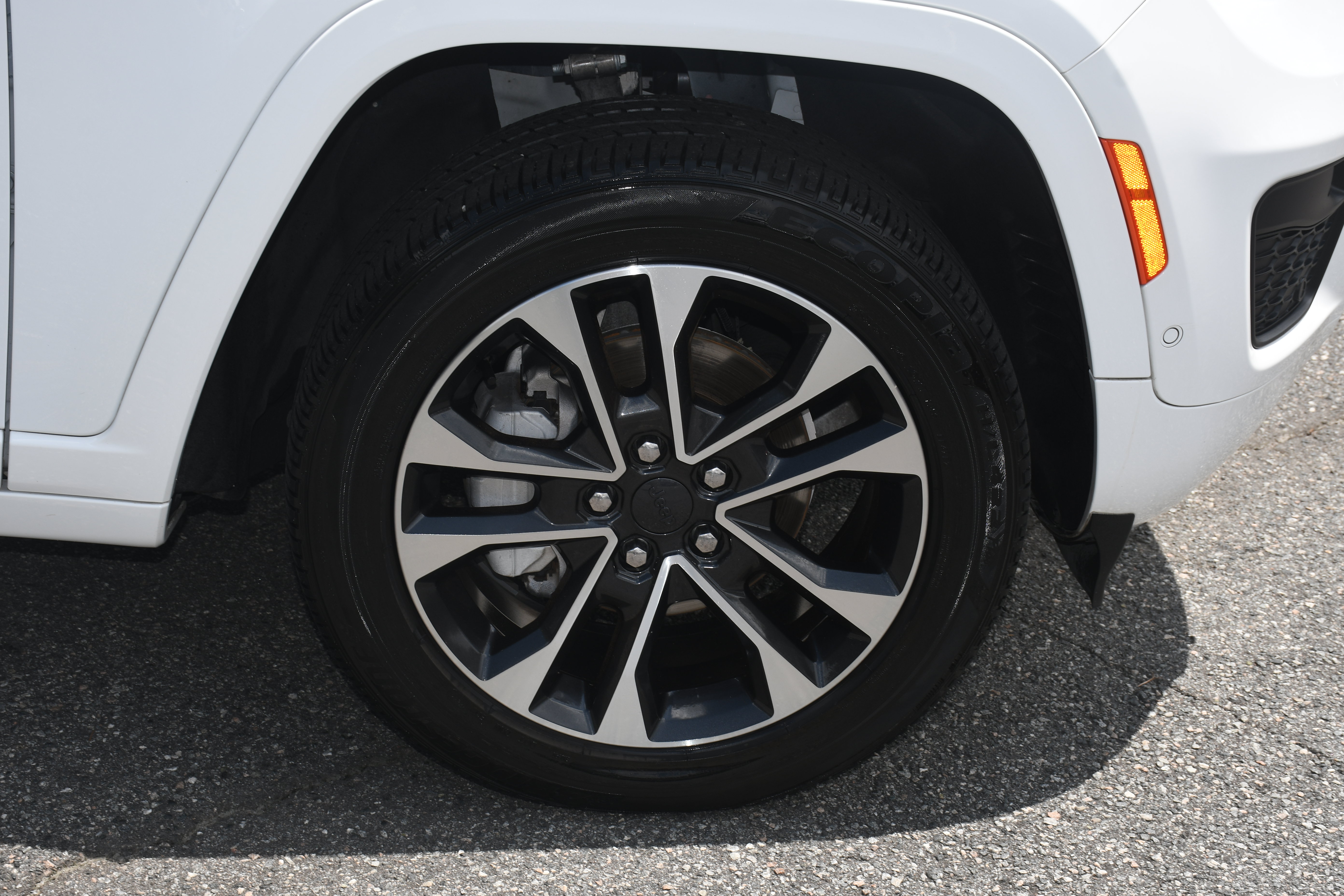 Used 2022 Jeep Grand Cherokee Overland w/ Luxury Tech Group IV RWD image 24