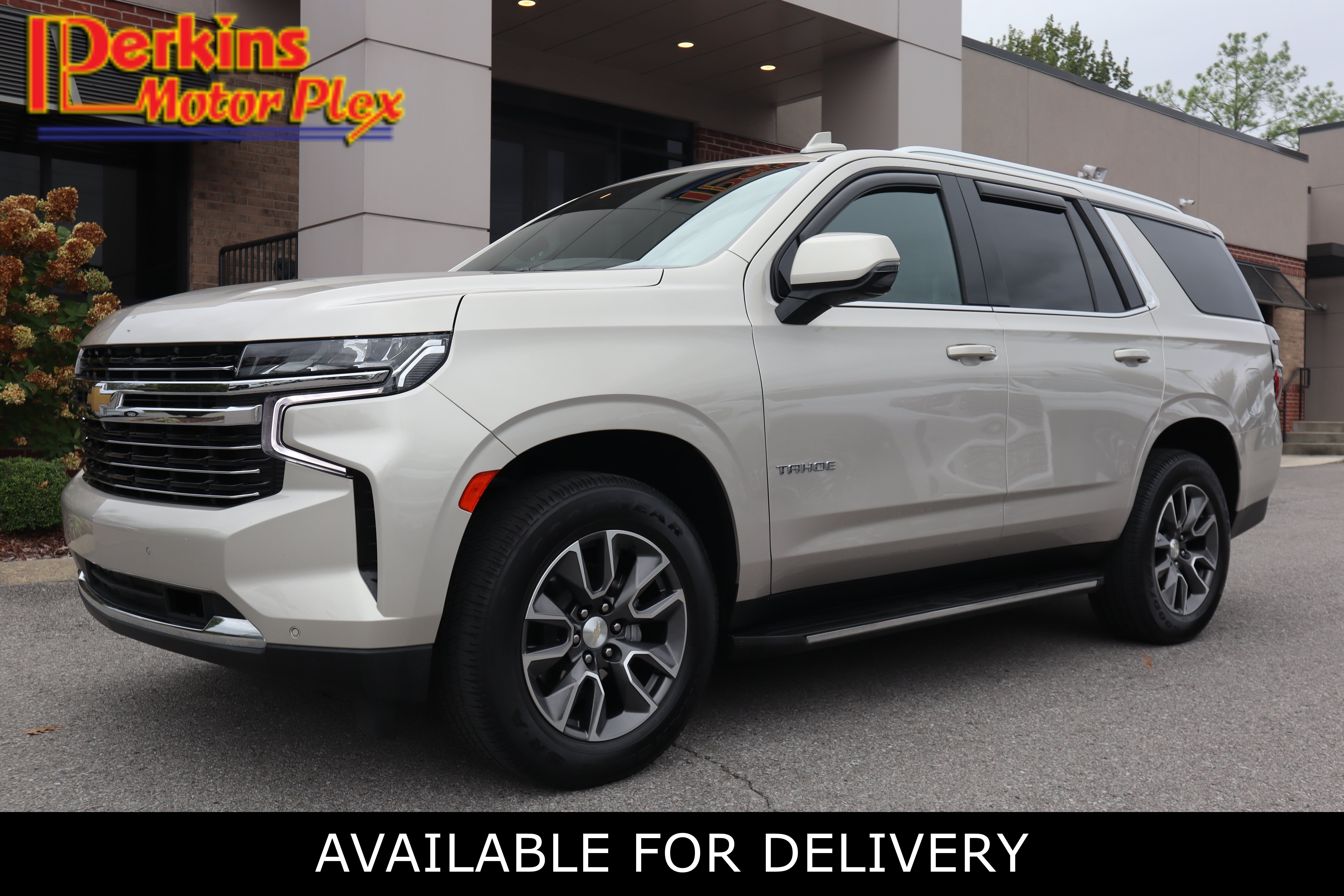 Used 2023 Chevrolet Tahoe LT w/ Luxury Package RWD image 1