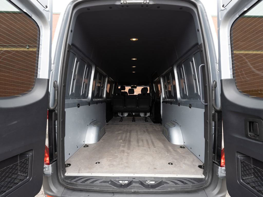 Used 2025 Mercedes-Benz Sprinter 2500 image 31