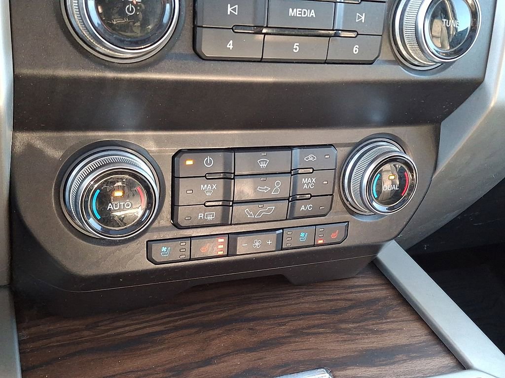 Used 2019 Ford F150 Lariat w/ Equipment Group 502A Luxury image 19