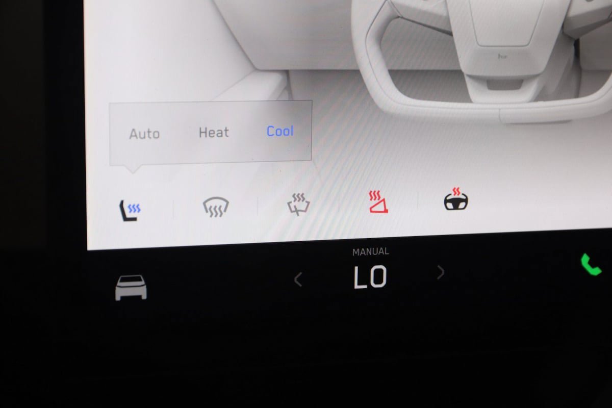 Used 2024 Tesla Cybertruck AWD Crew Cab image 8