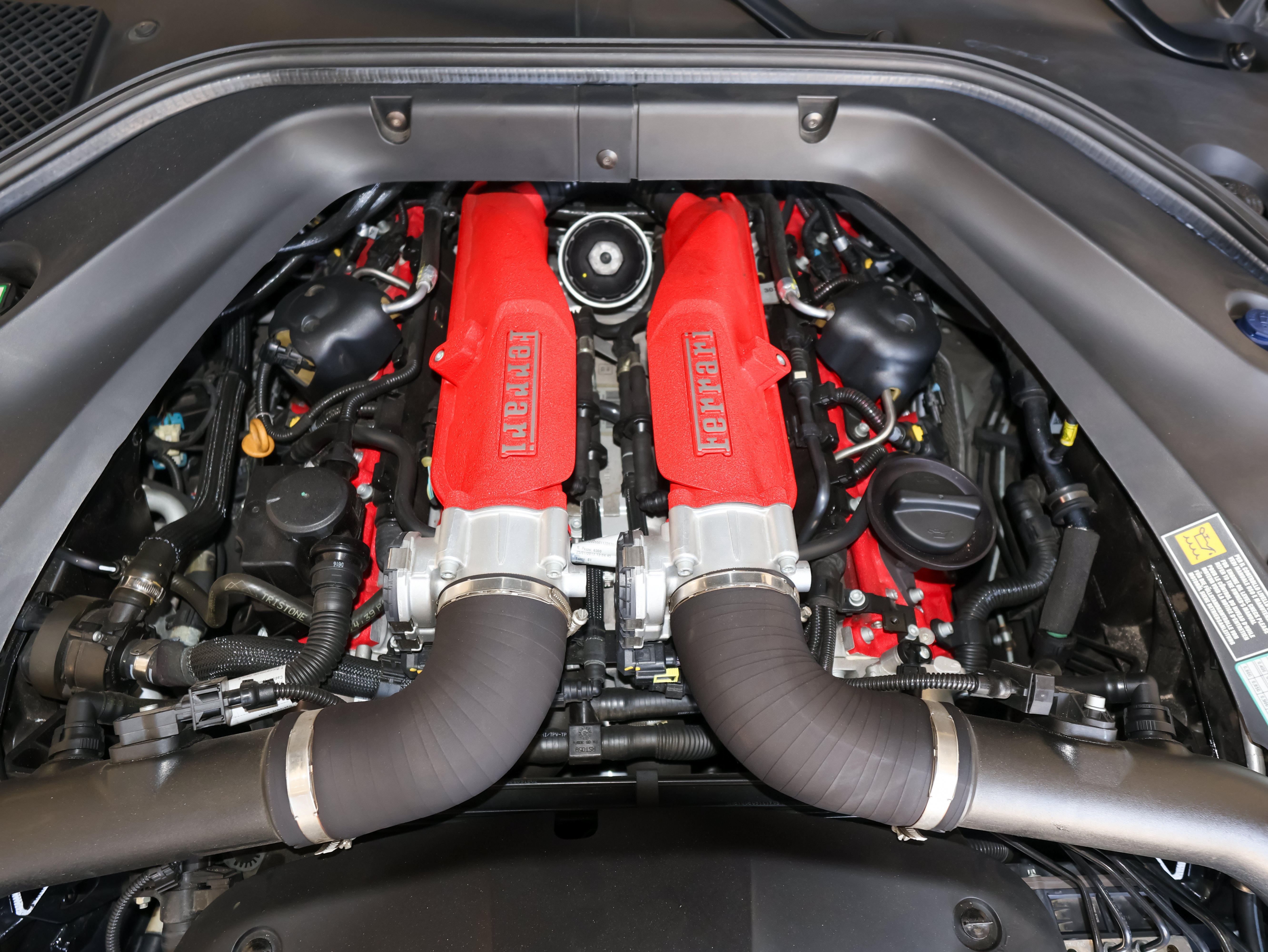 Used 2017 Ferrari California T RWD image 56
