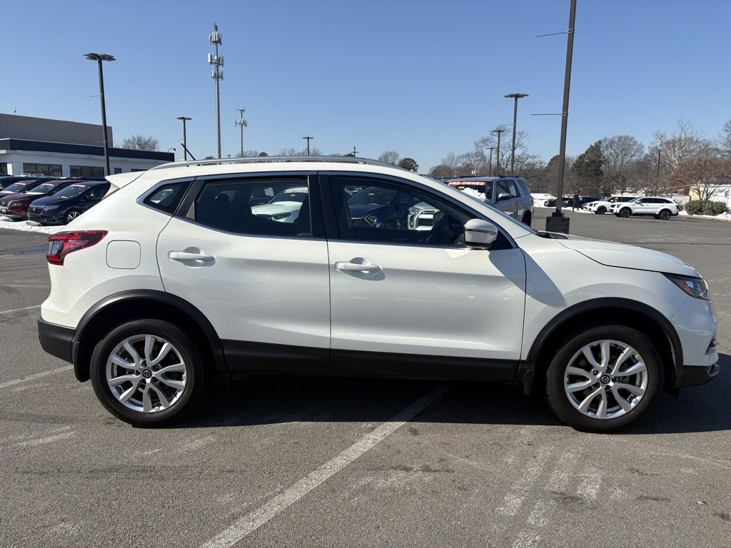 Used 2022 Nissan Rogue Sport SV image 9