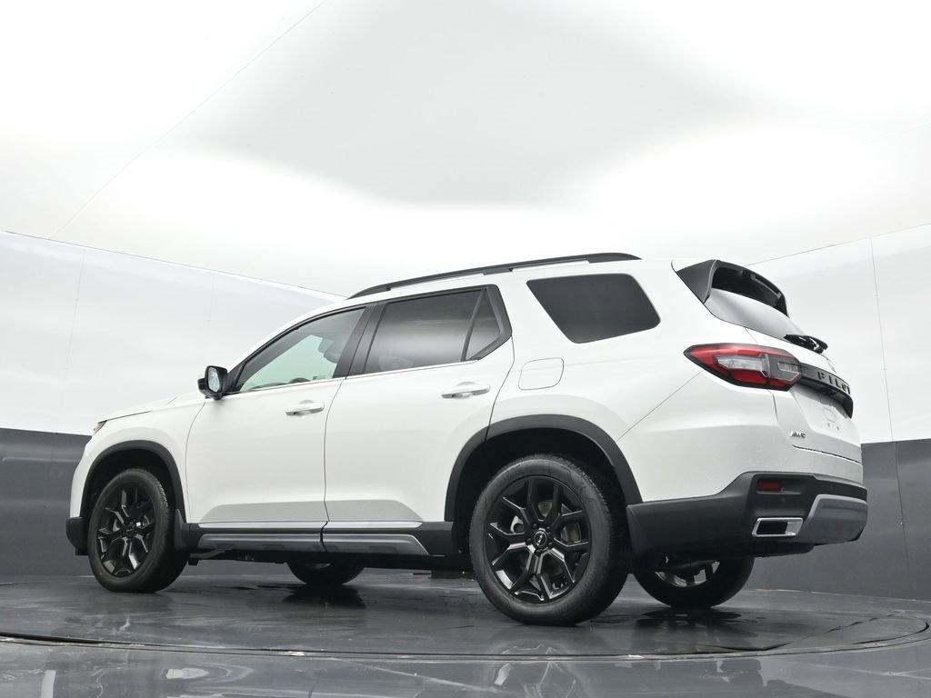 New 2025 Honda Pilot Touring image 17