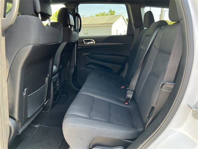 Used 2021 Jeep Grand Cherokee Laredo image 5