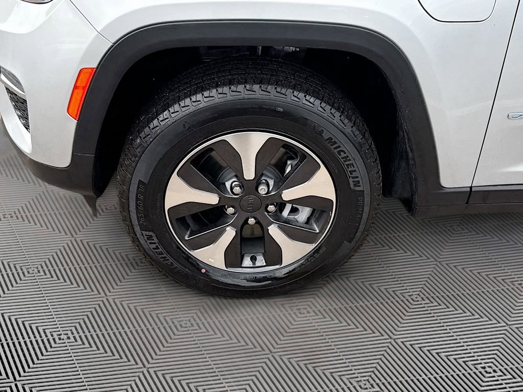 New 2024 Jeep Grand Cherokee Limited 4xe AWD/4WD image 9