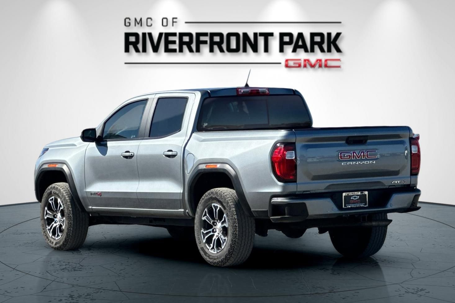 Used 2023 GMC Canyon AT4 w/ AT4 Premium Package AWD/4WD image 5