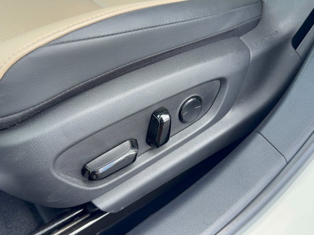 Used 2021 Lexus ES 300h w/ Premium Package FWD image 14