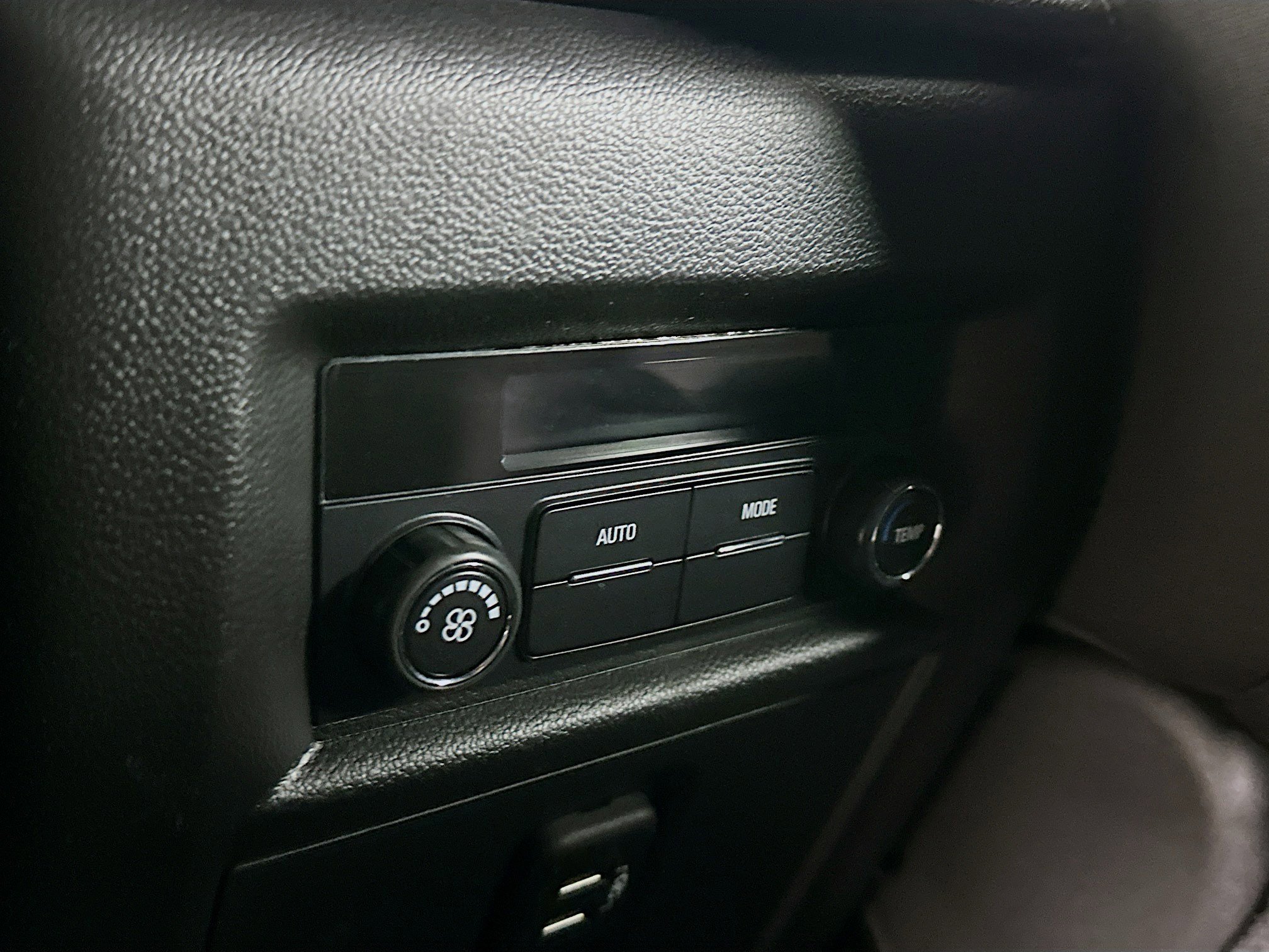 Used 2023 Chevrolet Traverse LT image 26