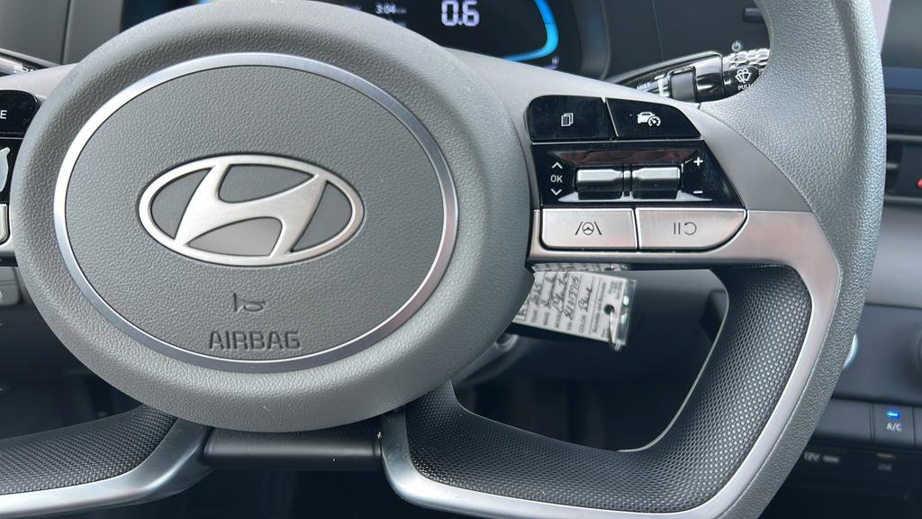 Certified 2025 Hyundai Elantra SE image 25