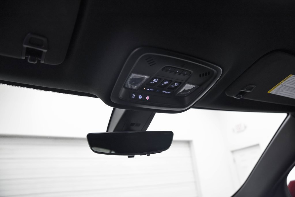 Used 2023 Chevrolet Traverse RS image 18