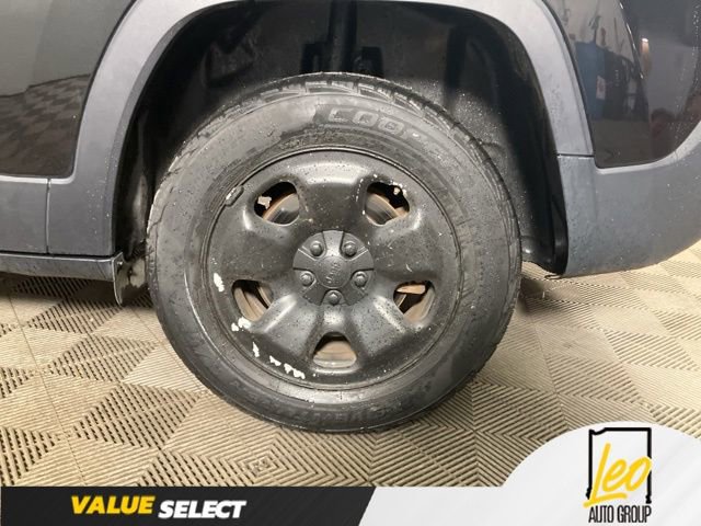 Used 2016 Jeep Cherokee Sport AWD/4WD image 22