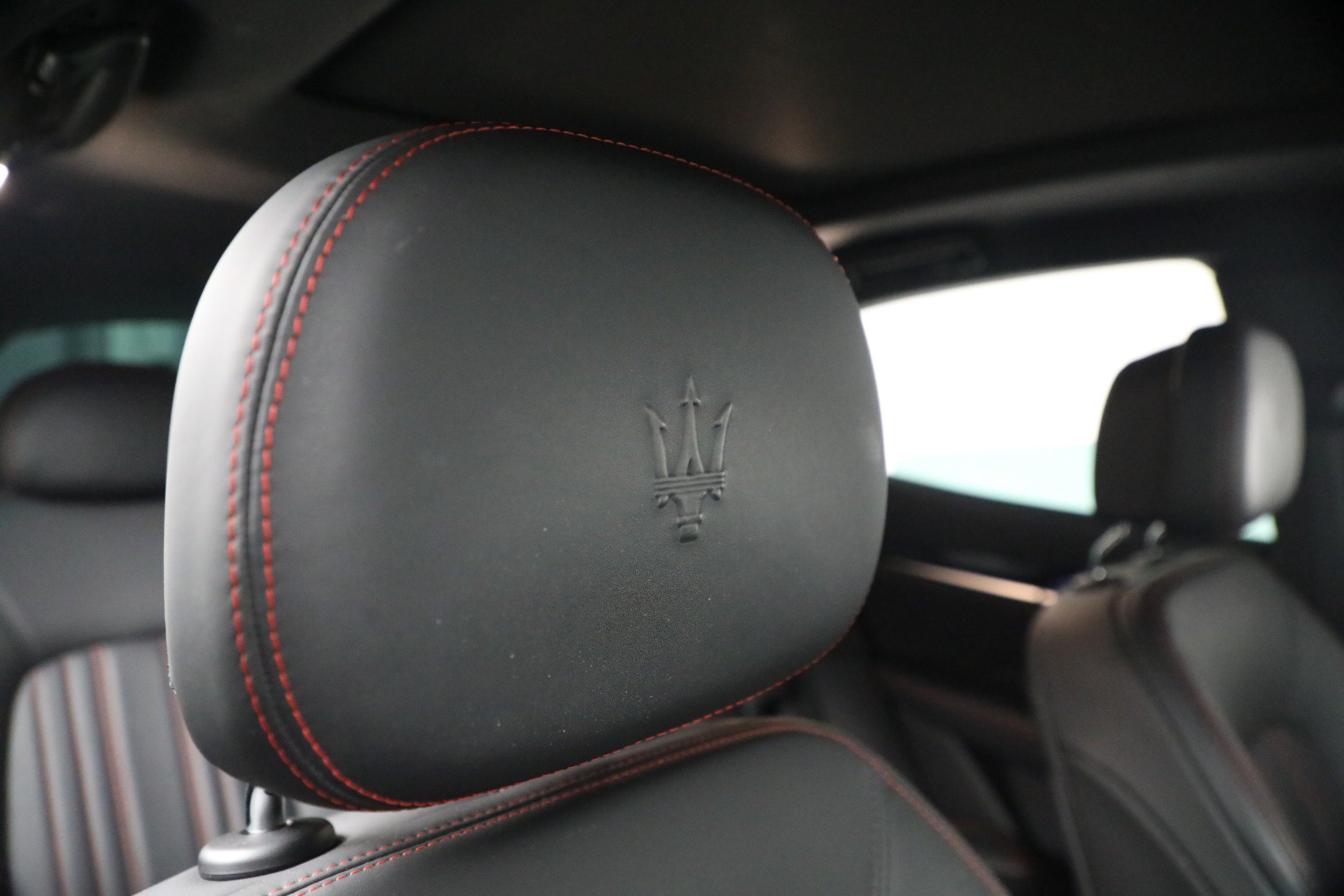 Certified 2023 Maserati Levante GT AWD/4WD image 31