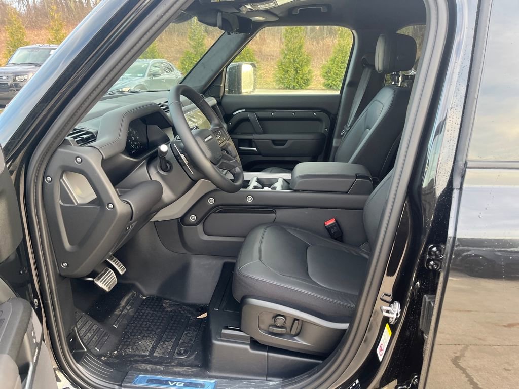 New 2026 Land Rover Defender 110 V8 AWD/4WD image 9