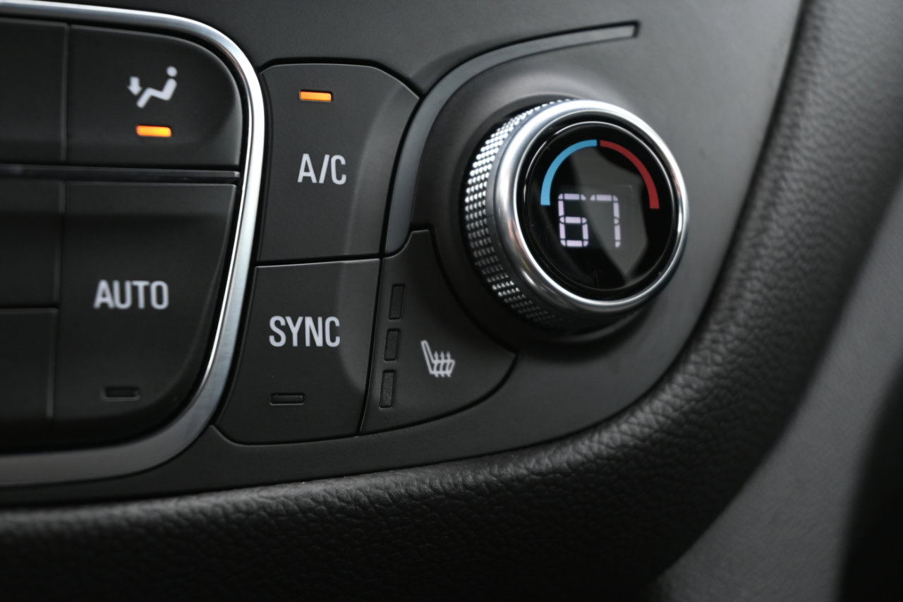 Used 2024 Chevrolet Equinox LT image 3