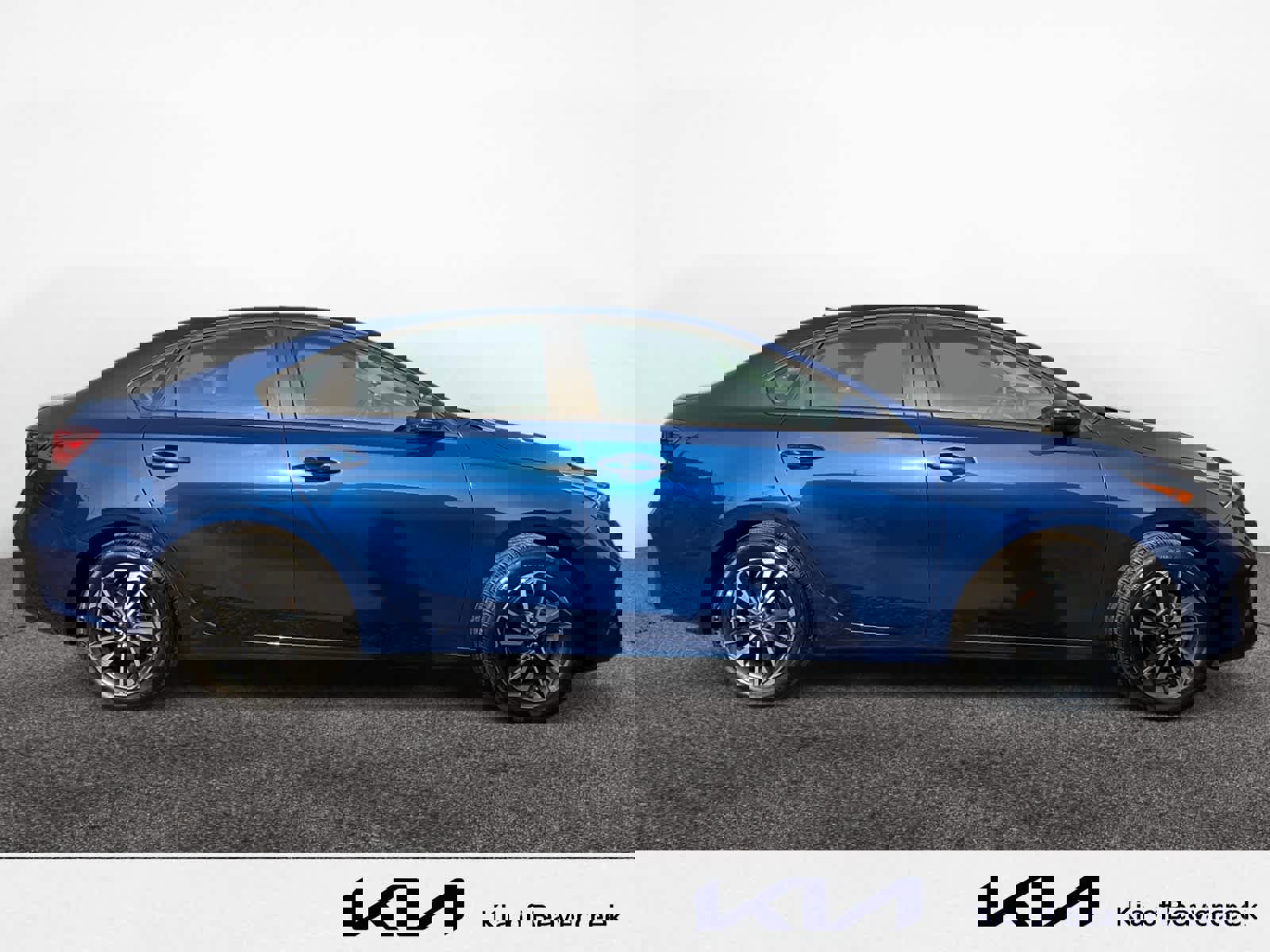 Used 2024 Kia Forte LXS w/ LXS Technology Package image 6