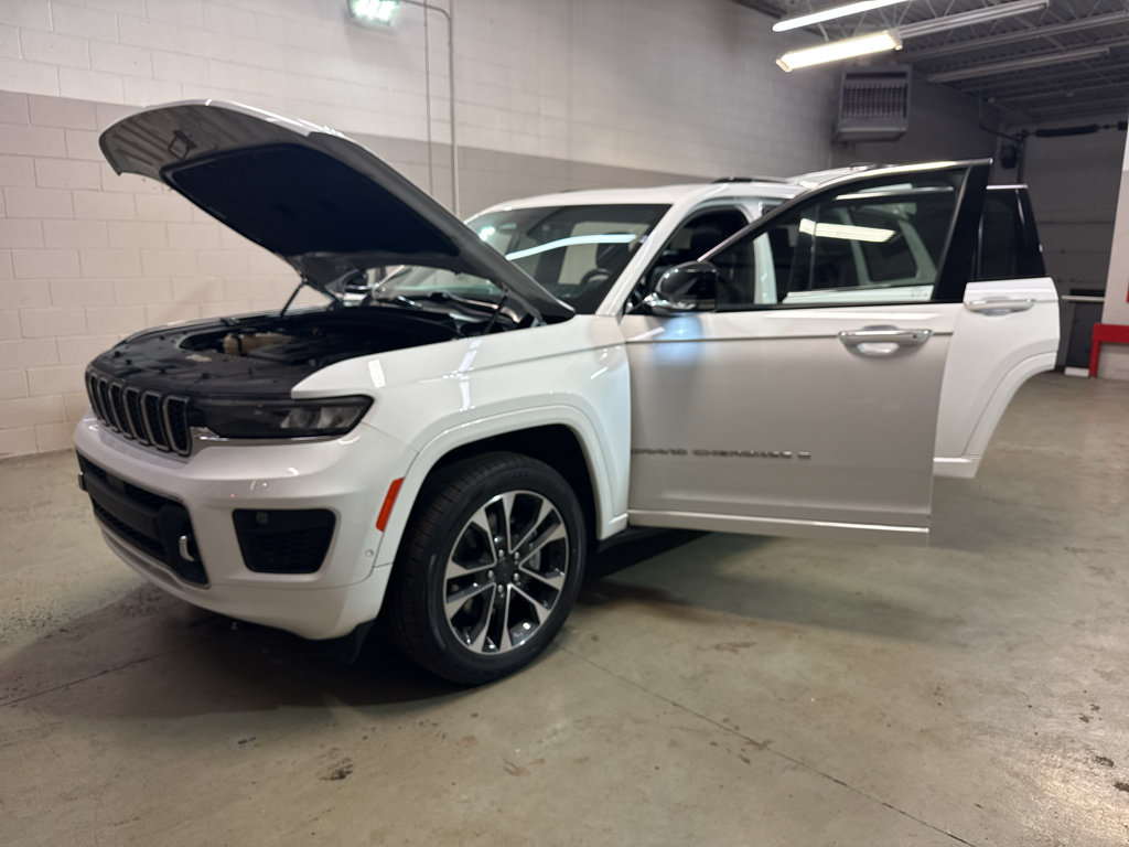 Used 2021 Jeep Grand Cherokee L Overland w/ Luxury Tech Group IV AWD/4WD image 11