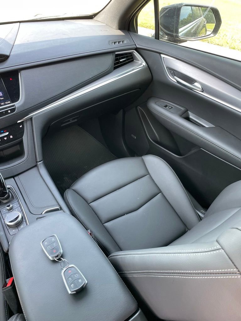 Used 2025 Cadillac XT5 Luxury FWD image 11