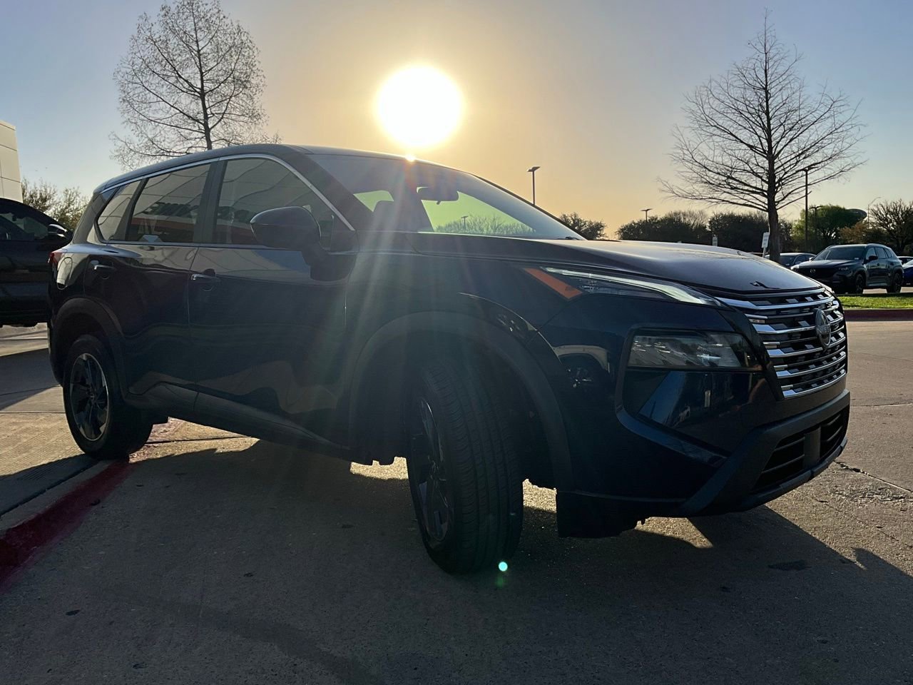 Used 2025 Nissan Rogue SV image 4