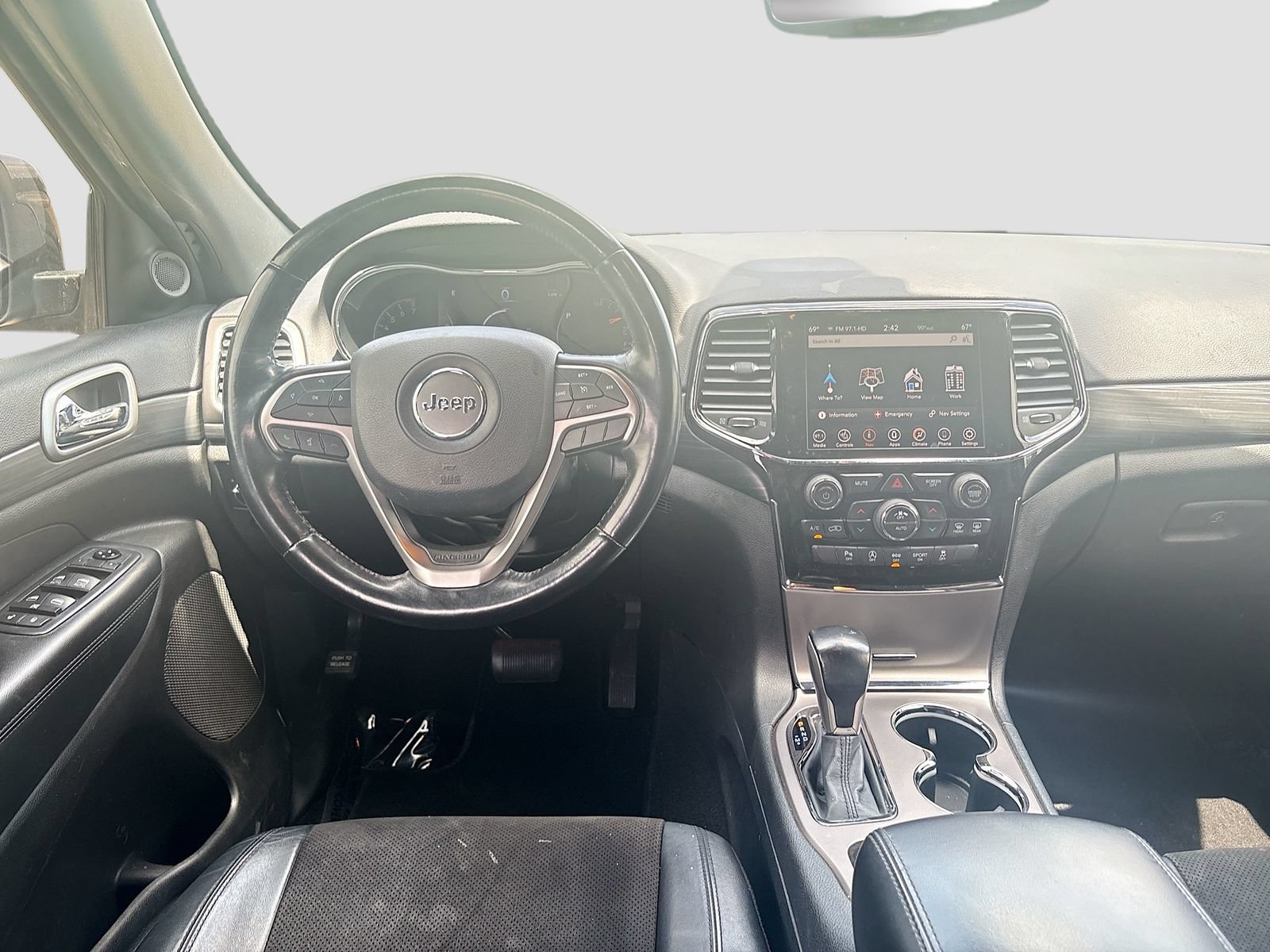 Used 2020 Jeep Grand Cherokee Altitude RWD image 23