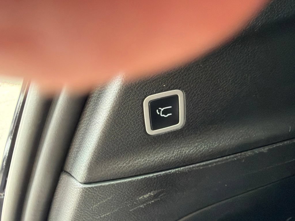 Used 2025 Chrysler Pacifica Select FWD image 14