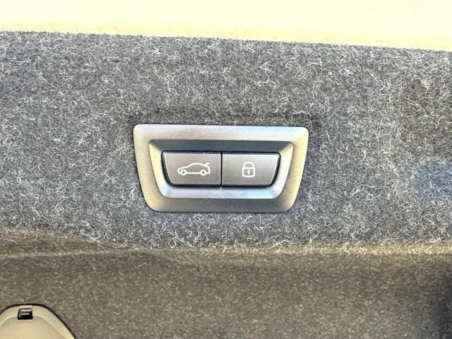Certified 2025 BMW i5 xDrive40 w/ Executive Package AWD/4WD image 16