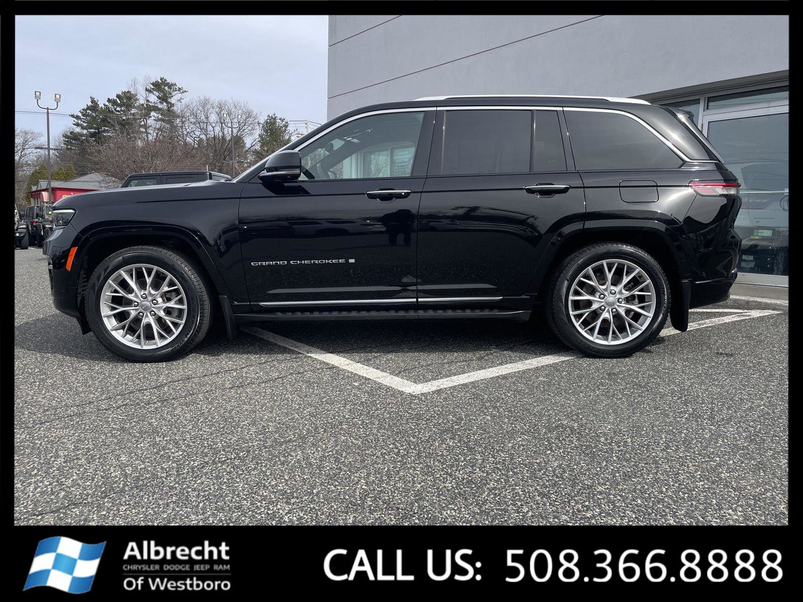 Used 2023 Jeep Grand Cherokee Summit w/ Adv Protech Group IV image 2