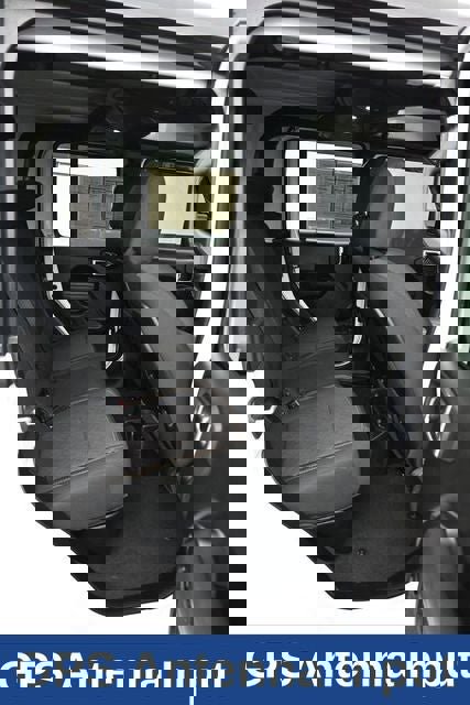 Used 2024 Jeep Gladiator Mojave w/ Technology Group image 15