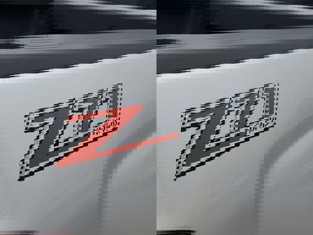 Used 2017 Chevrolet Silverado 1500 LTZ Z71 w/ LTZ Plus Package image 7